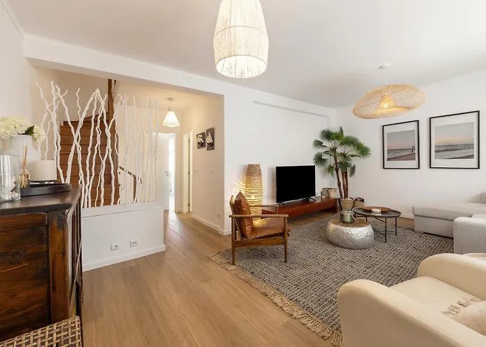 ヴィラ Seabreeze アトウギア・ダ・バレイア